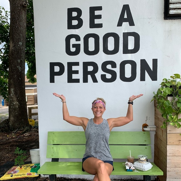 Meet your Posher, Katelan - Picture 2 of 6